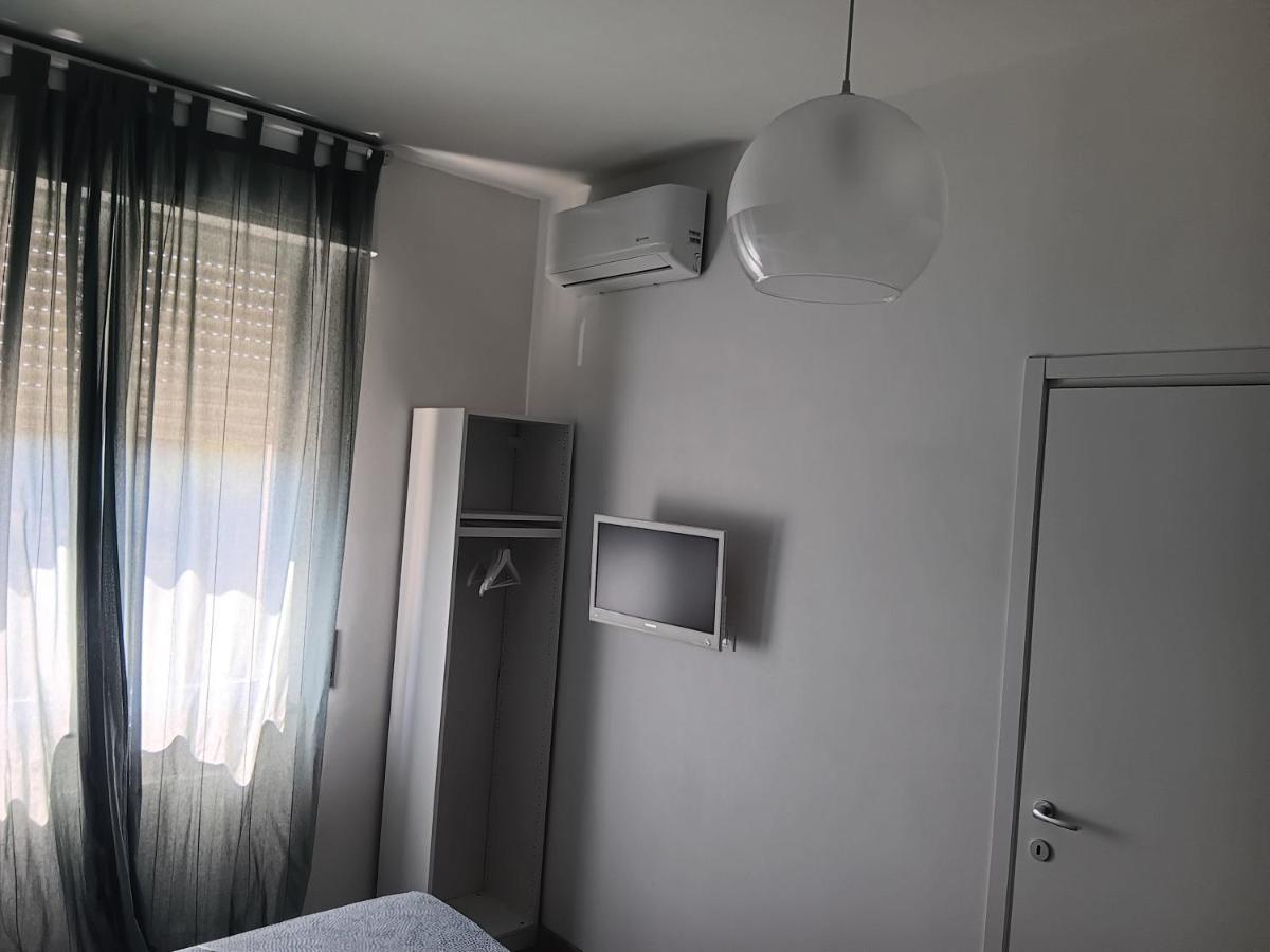 Accademia Rooms Ливорно Экстерьер фото